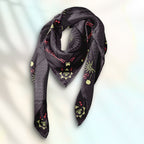 Sunny Harness | Leichter quadratischer Schal, mehrfarbig bedruckt